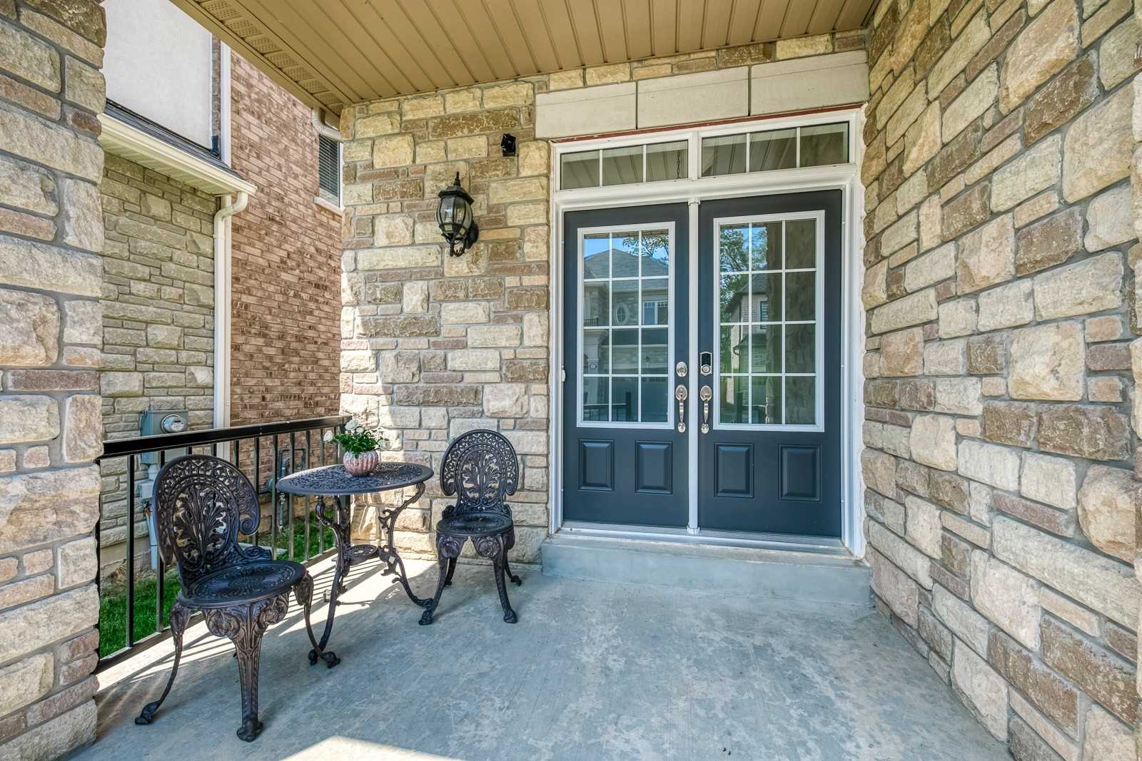 121 Waterview Common