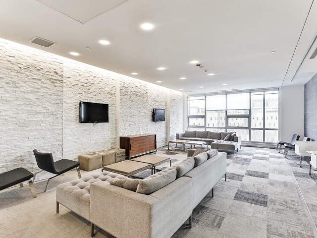 365 Prince Of Wales Dr, #1910