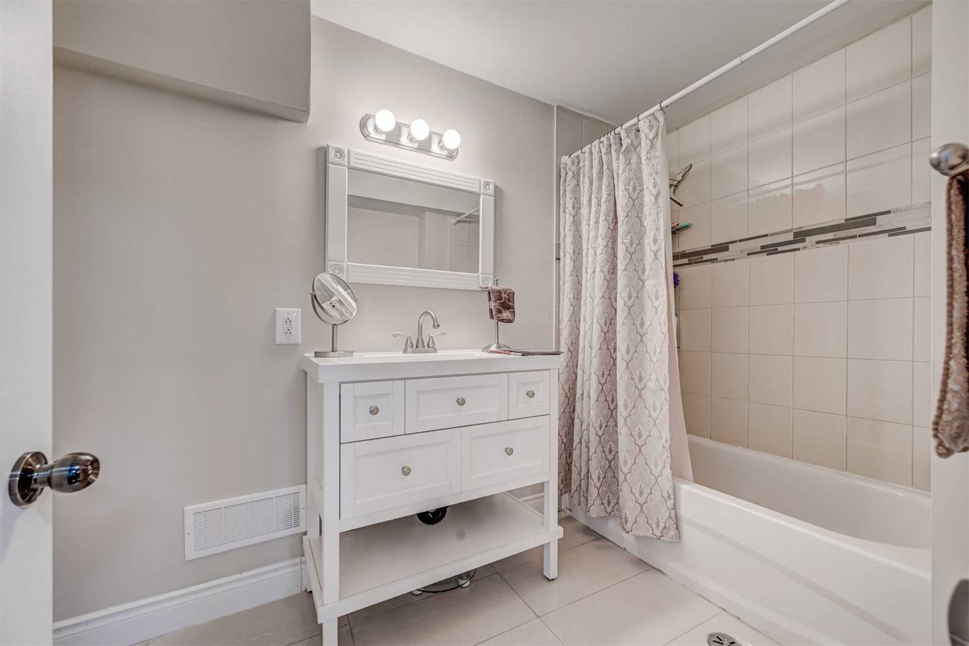 47 Glenora Cres