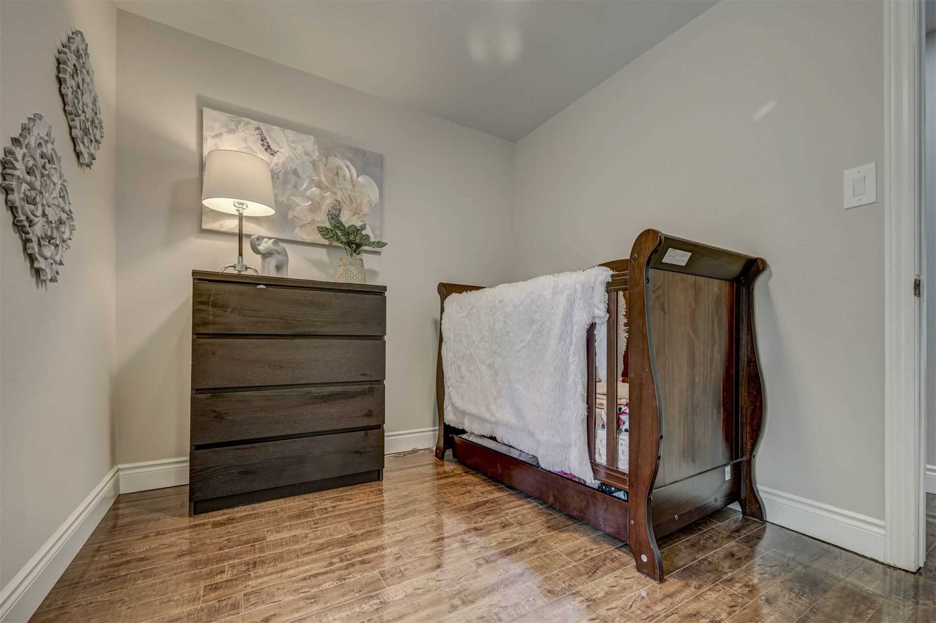 47 Glenora Cres
