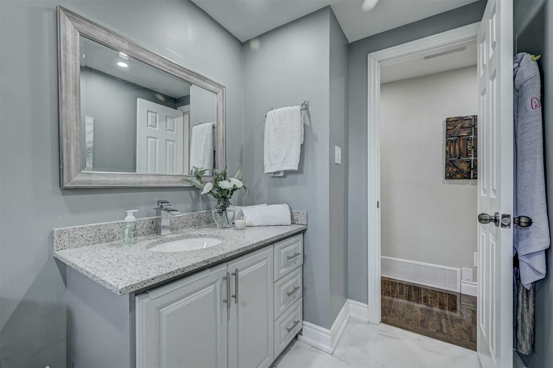 47 Glenora Cres
