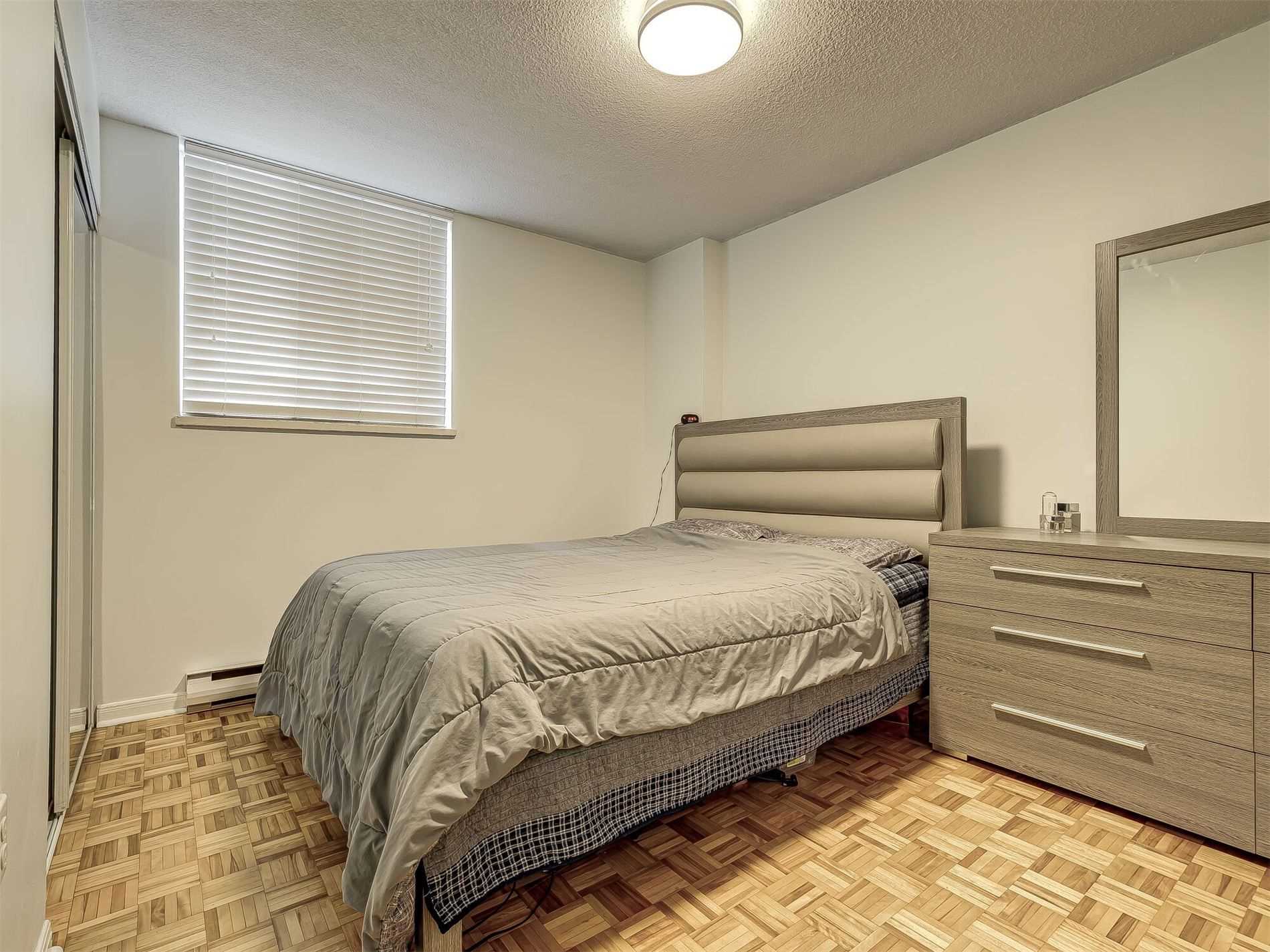 49 Silverstone Dr, #308