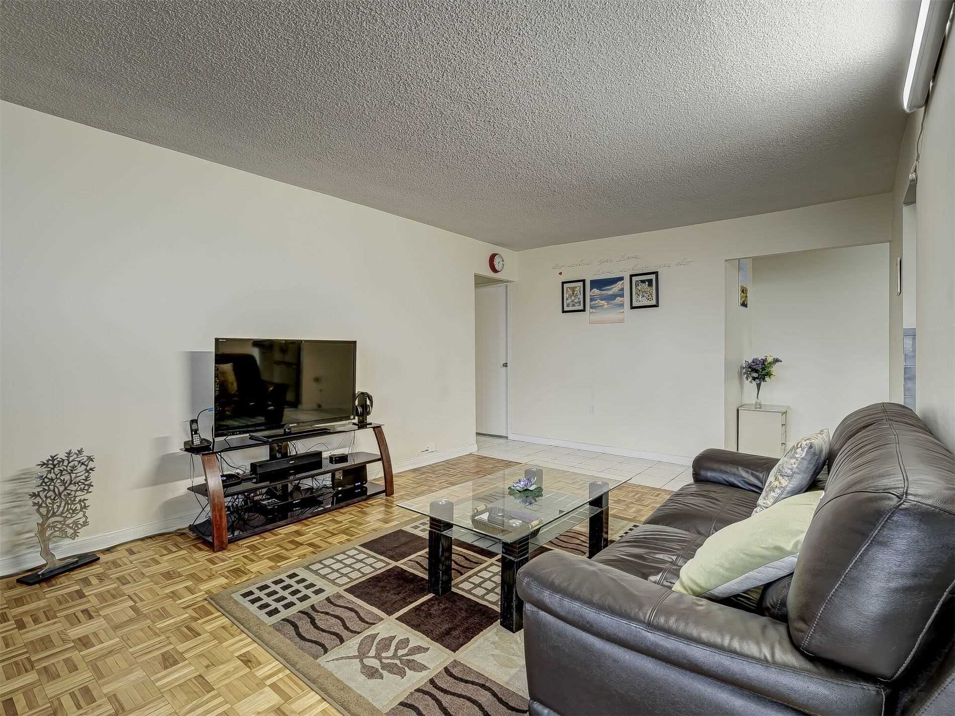 49 Silverstone Dr, #308