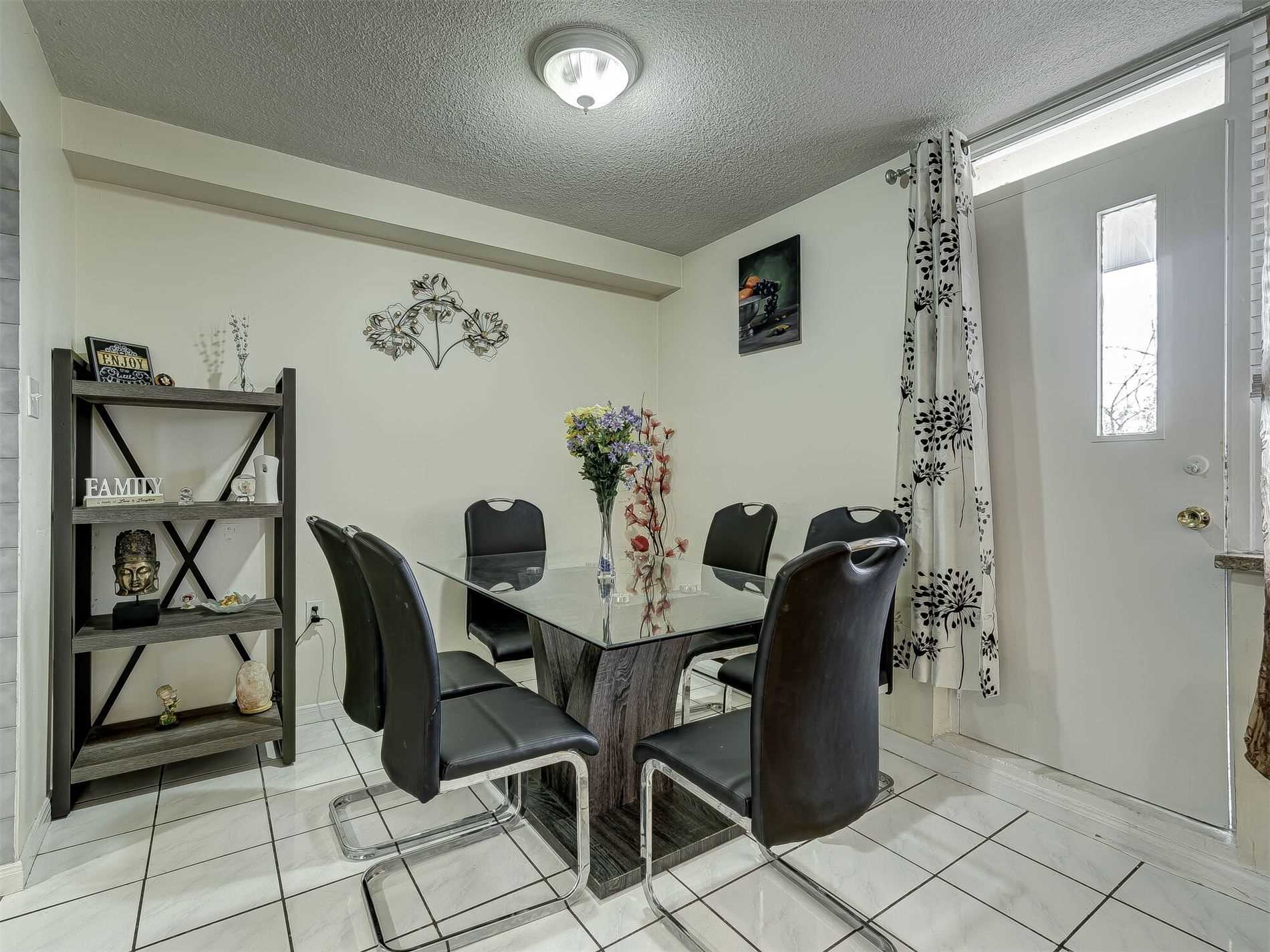 49 Silverstone Dr, #308