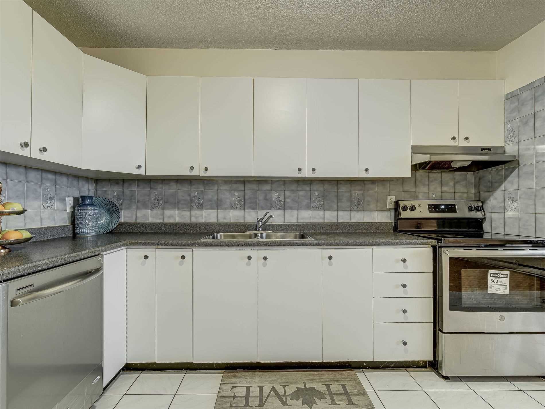 49 Silverstone Dr, #308