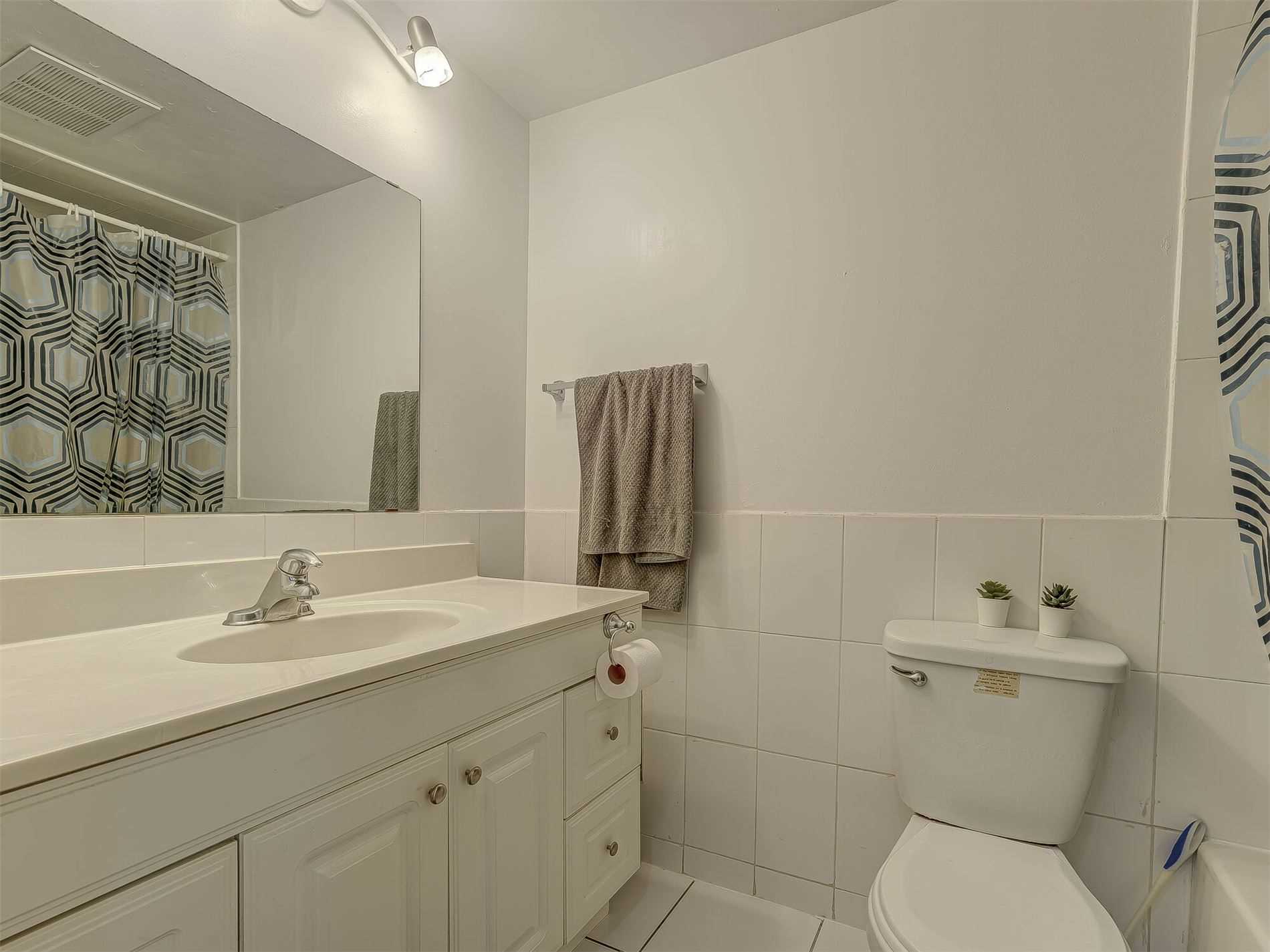 49 Silverstone Dr, #308