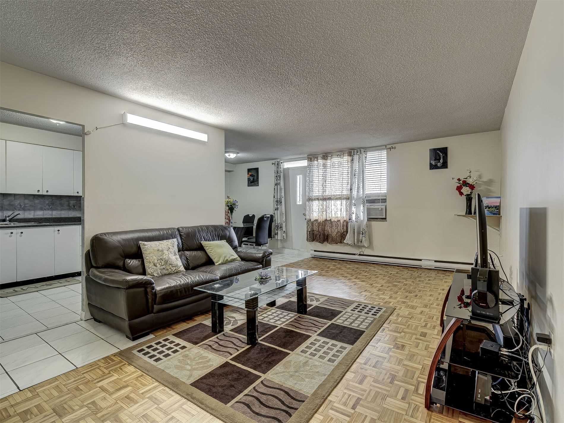 49 Silverstone Dr, #308