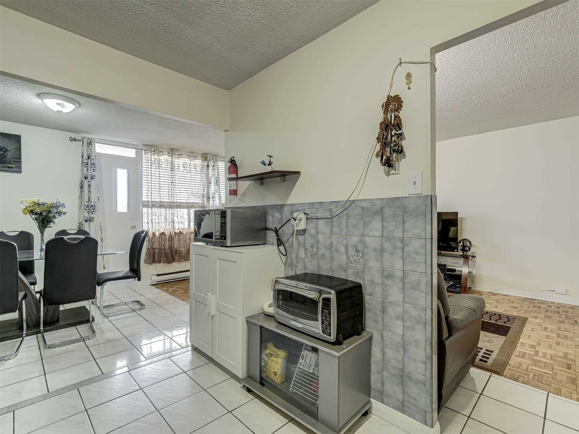 49 Silverstone Dr, #308