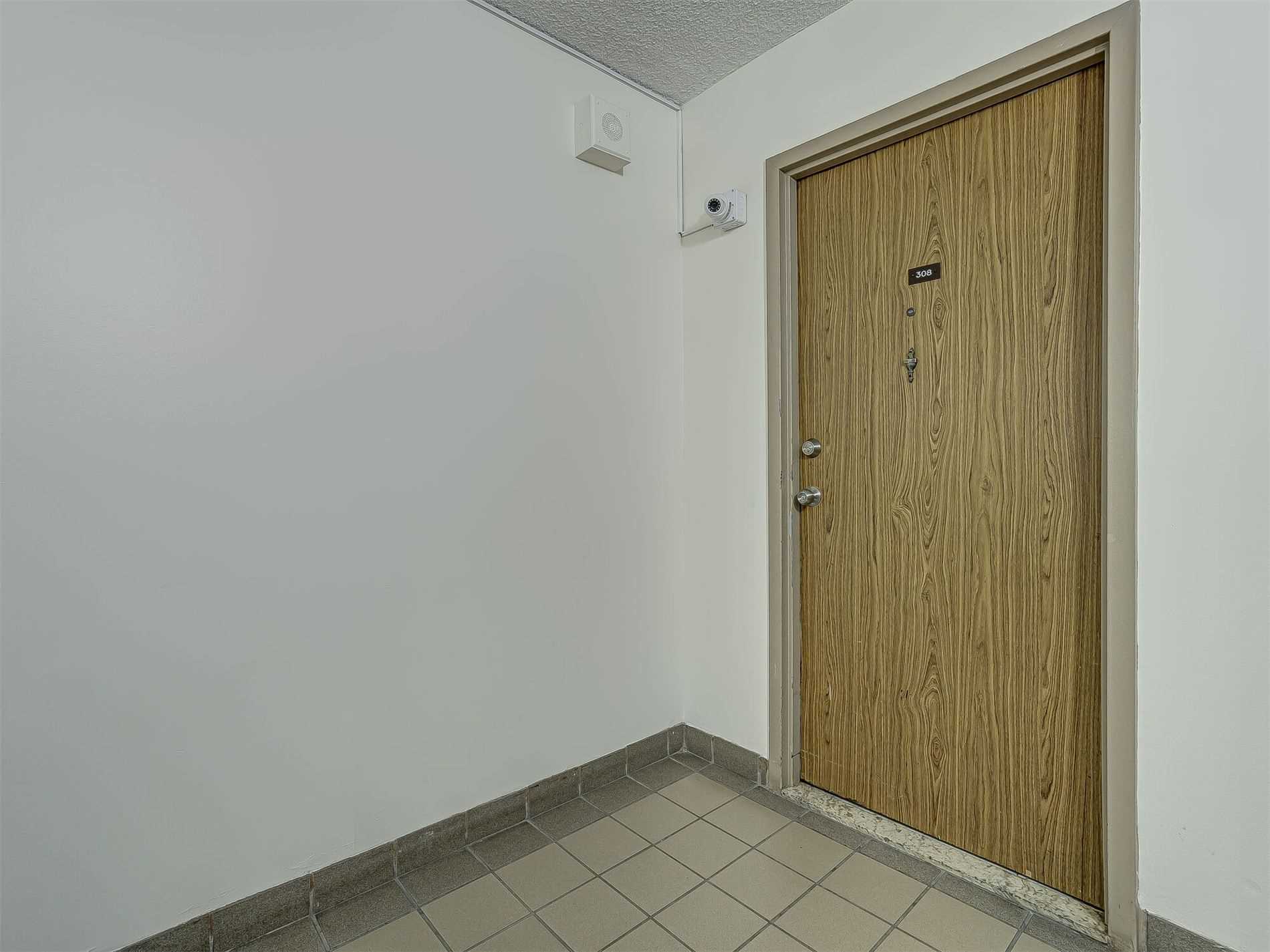 49 Silverstone Dr, #308