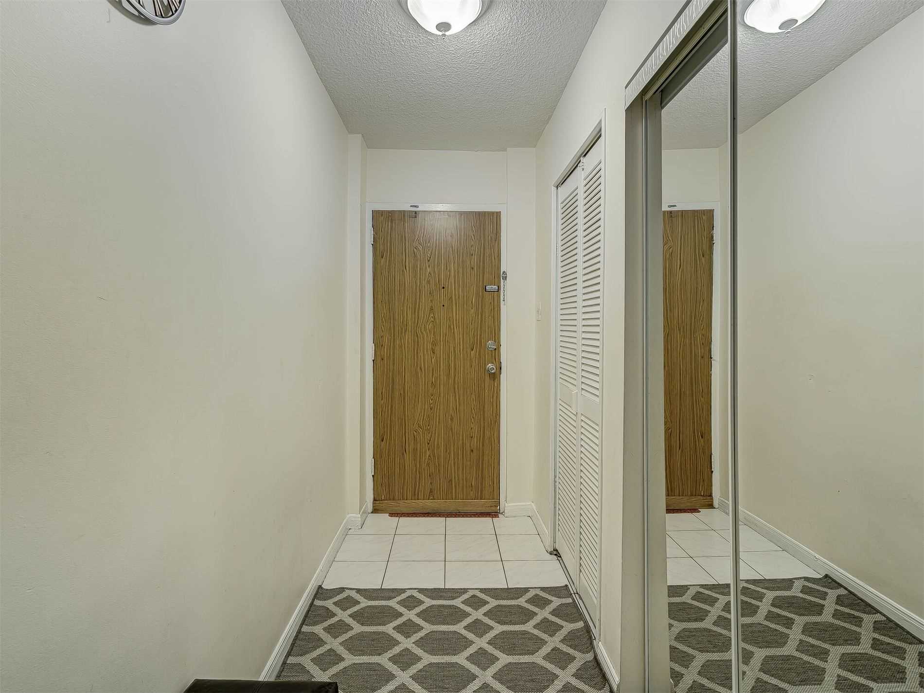 49 Silverstone Dr, #308