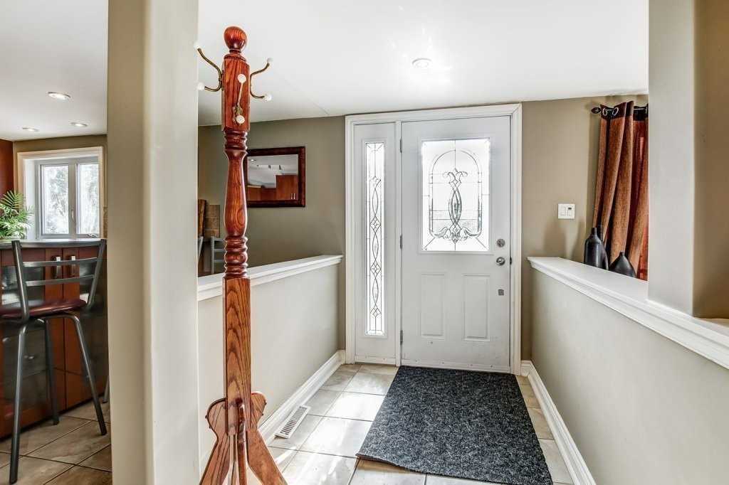 1364 Queen St W