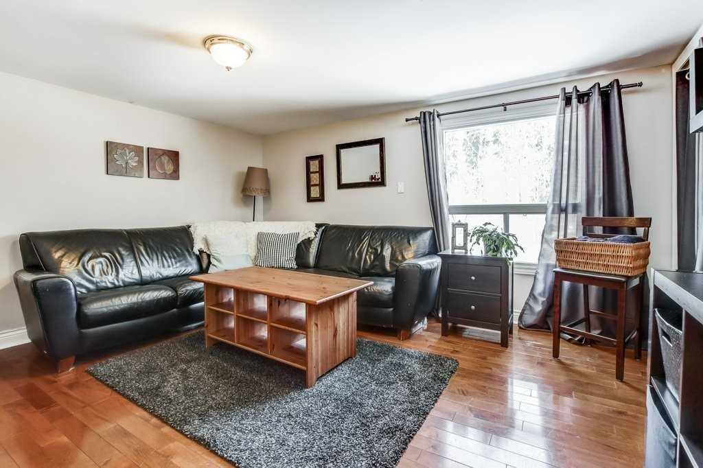 1364 Queen St W