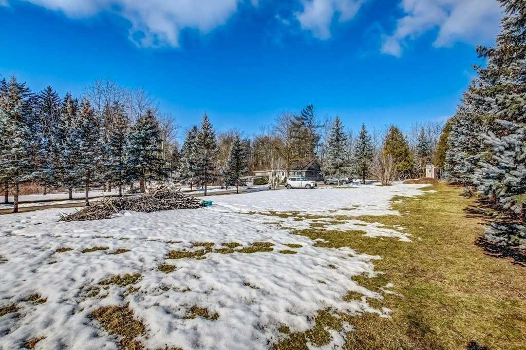 1364 Queen St W