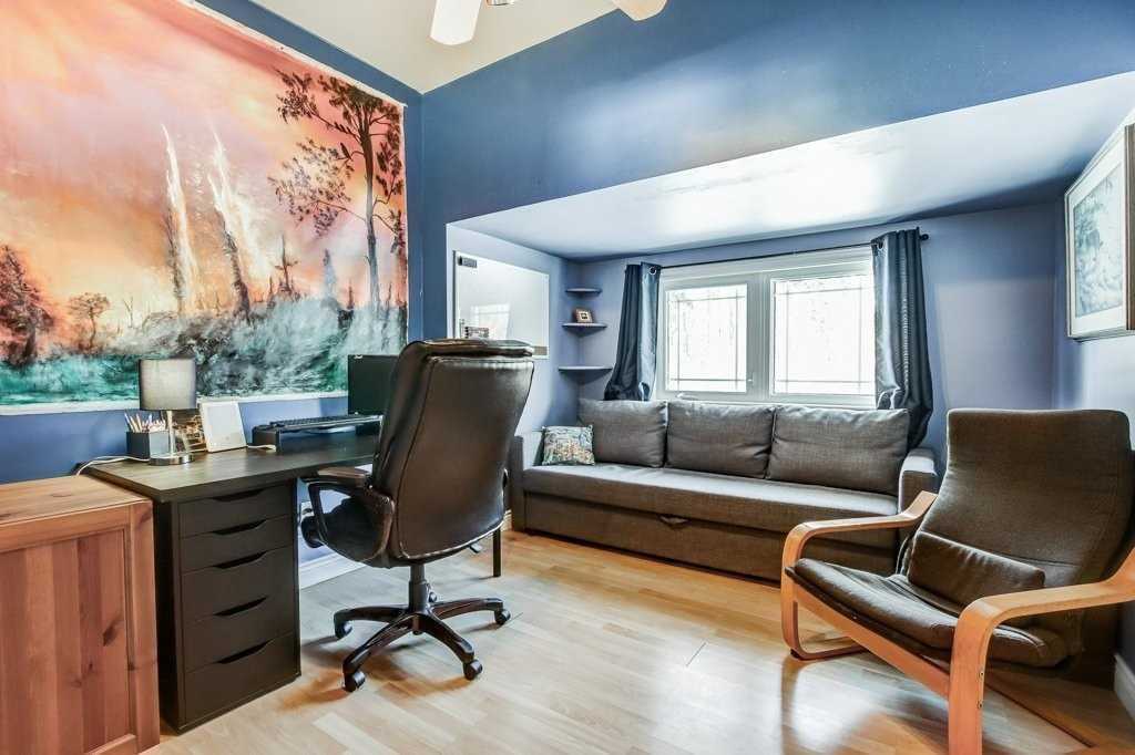 1364 Queen St W