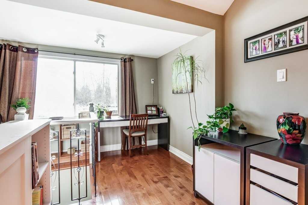 1364 Queen St W