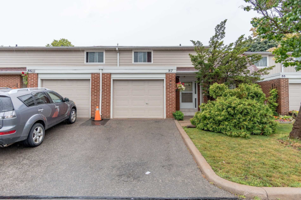 215 Mississauga Valley Blvd, Mississauga