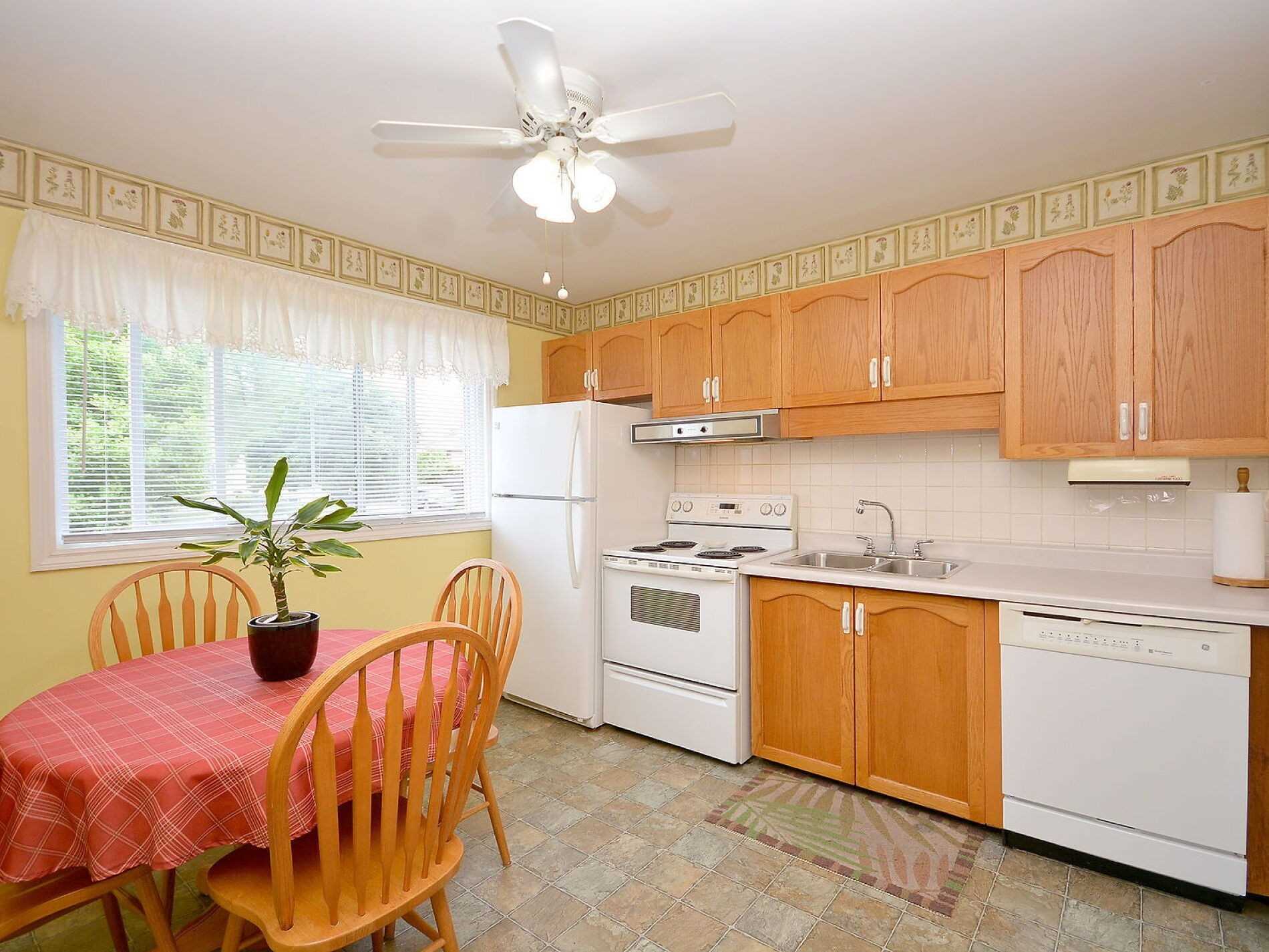 67 Raylawn Cres