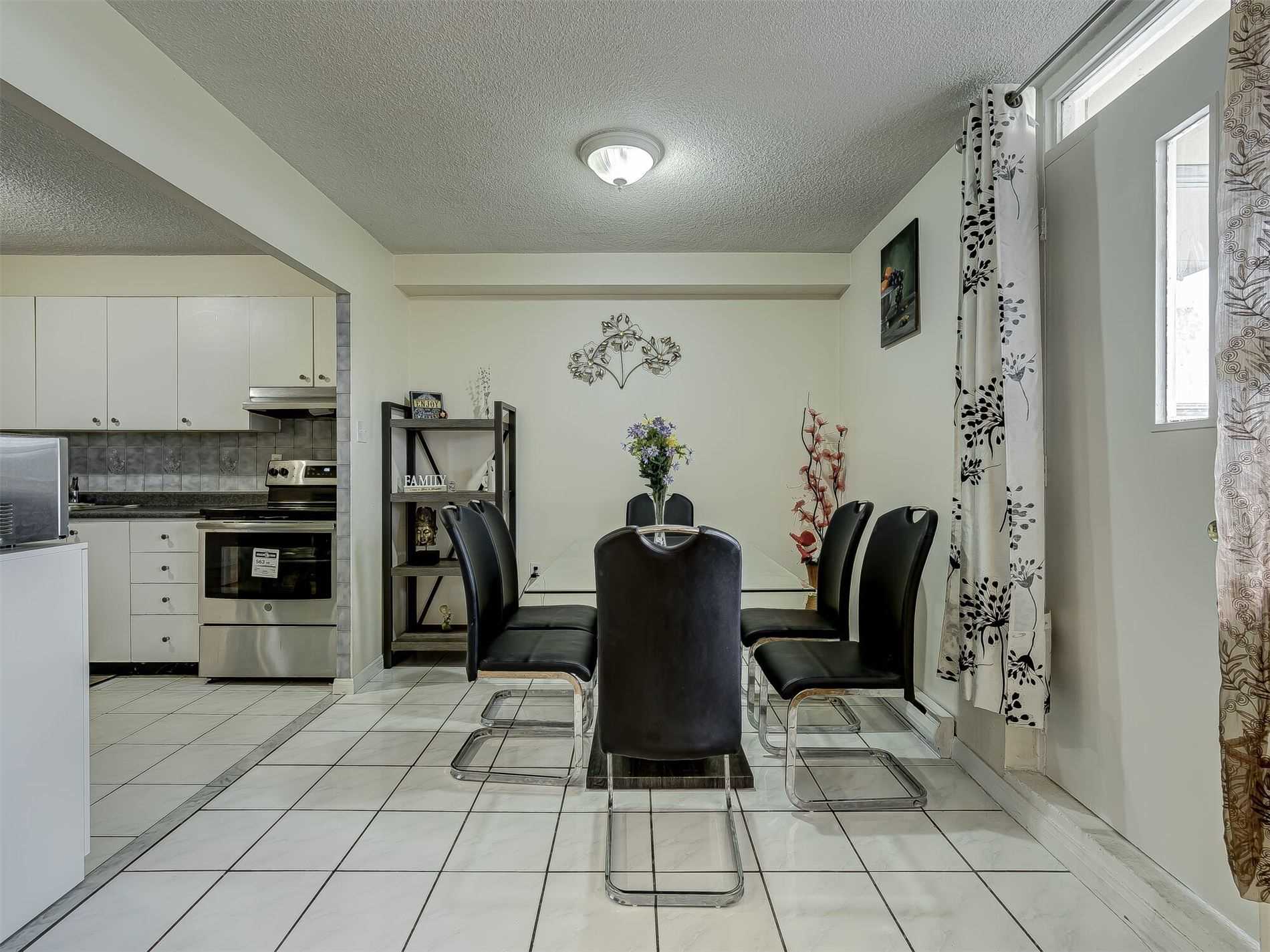 49 Silverstone Dr, #308