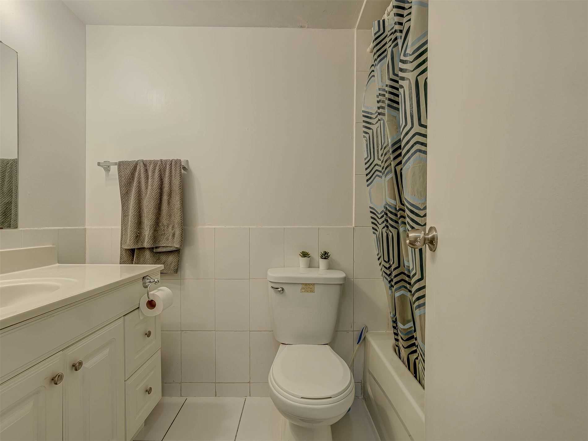 49 Silverstone Dr, #308