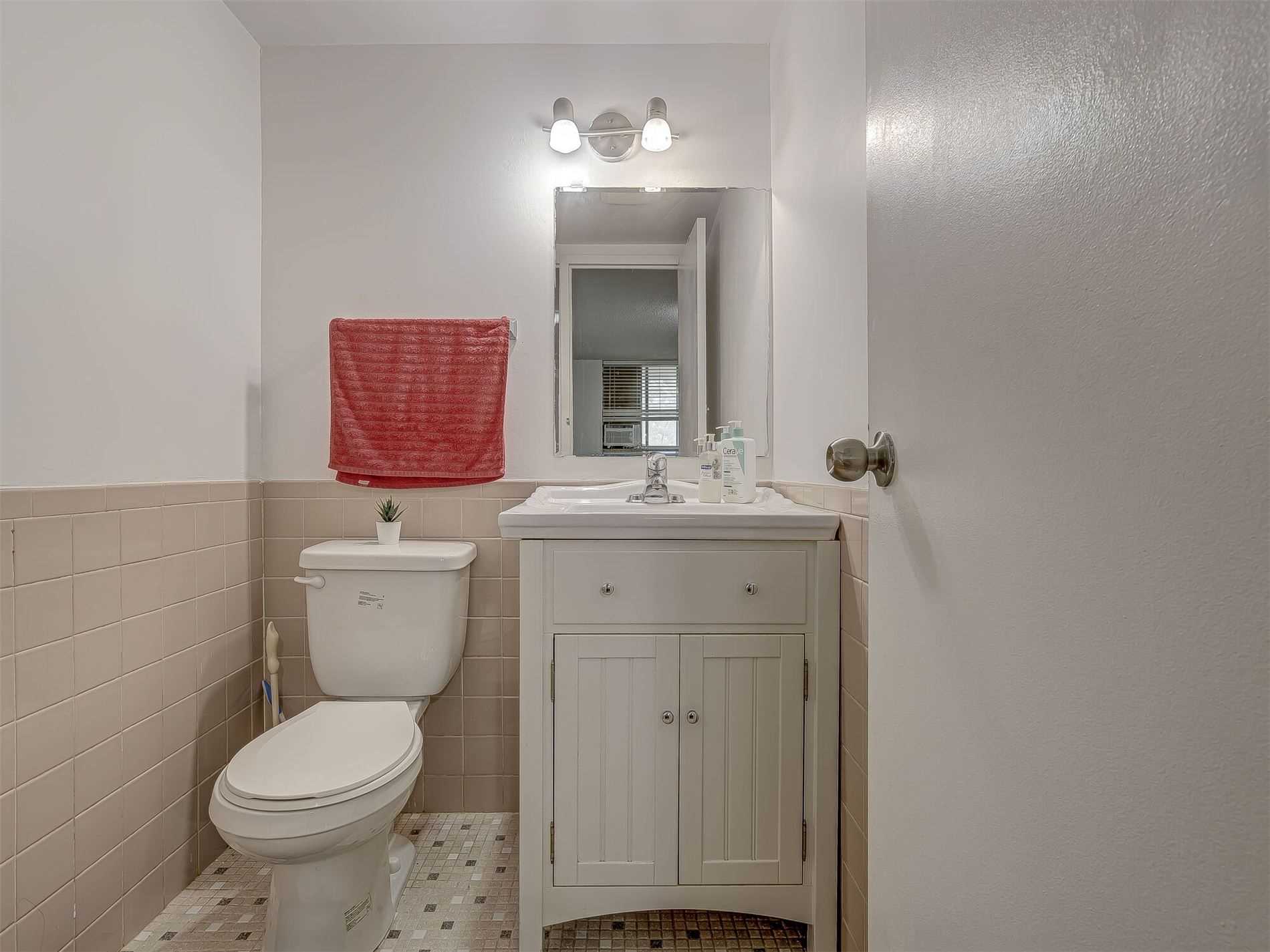 49 Silverstone Dr, #308