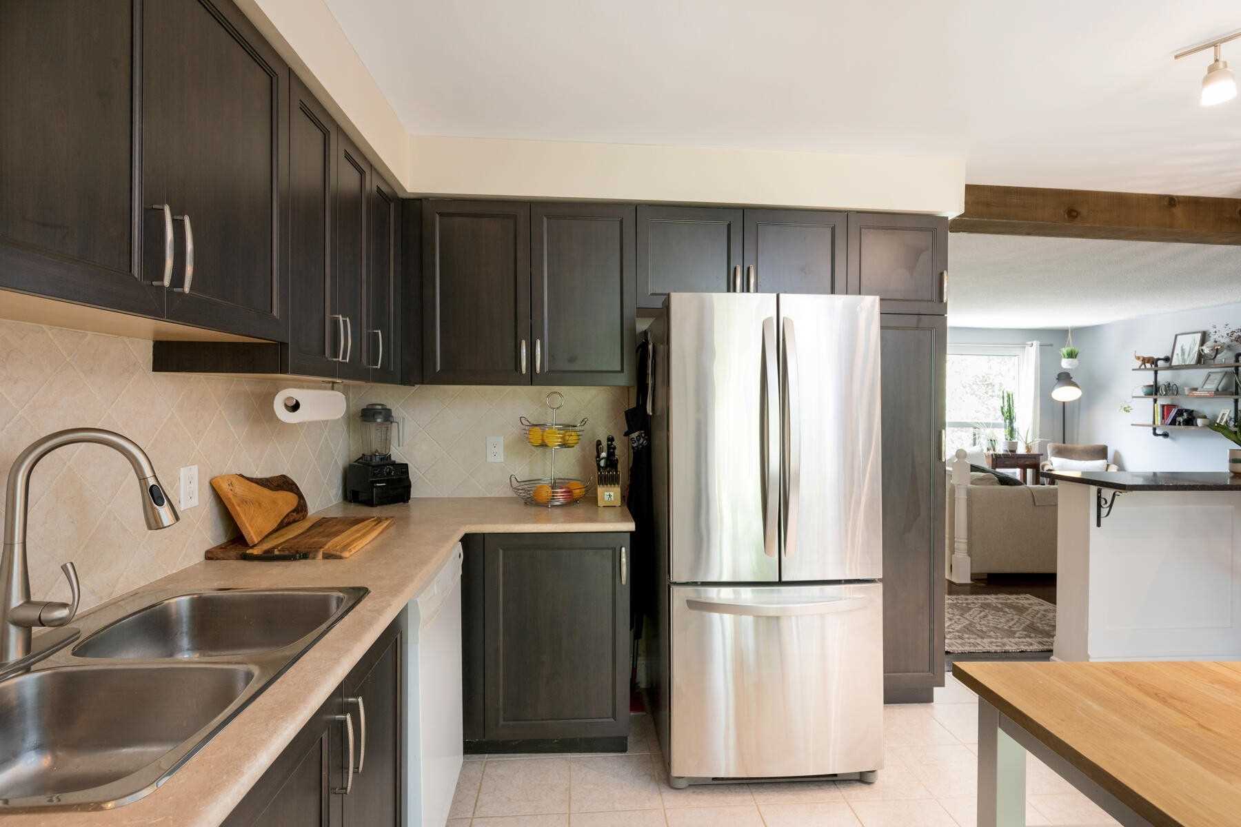 82 Wright Cres