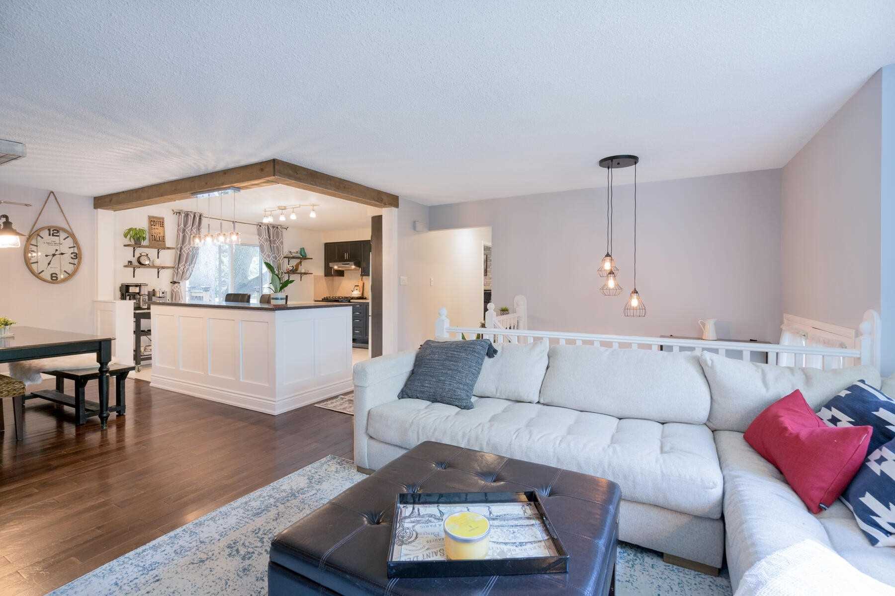 82 Wright Cres