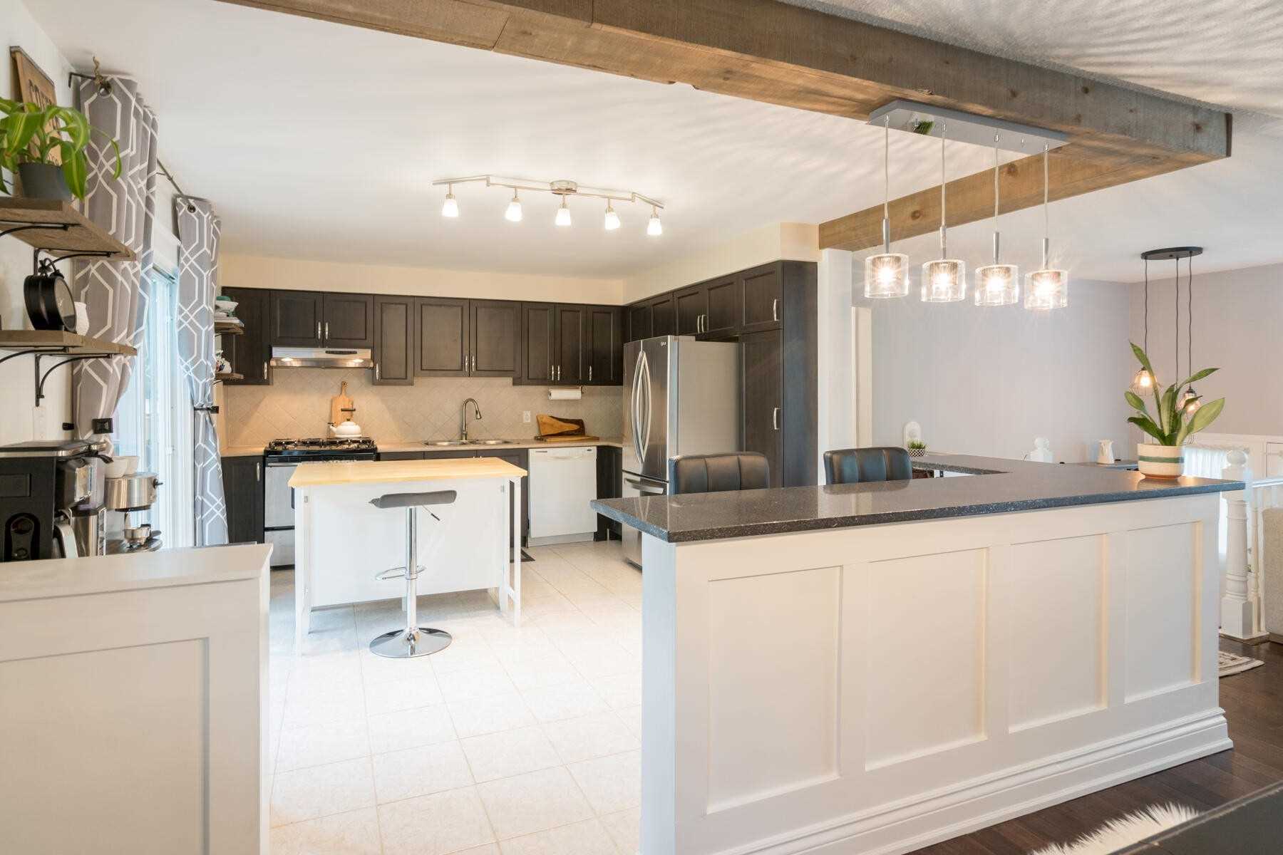 82 Wright Cres