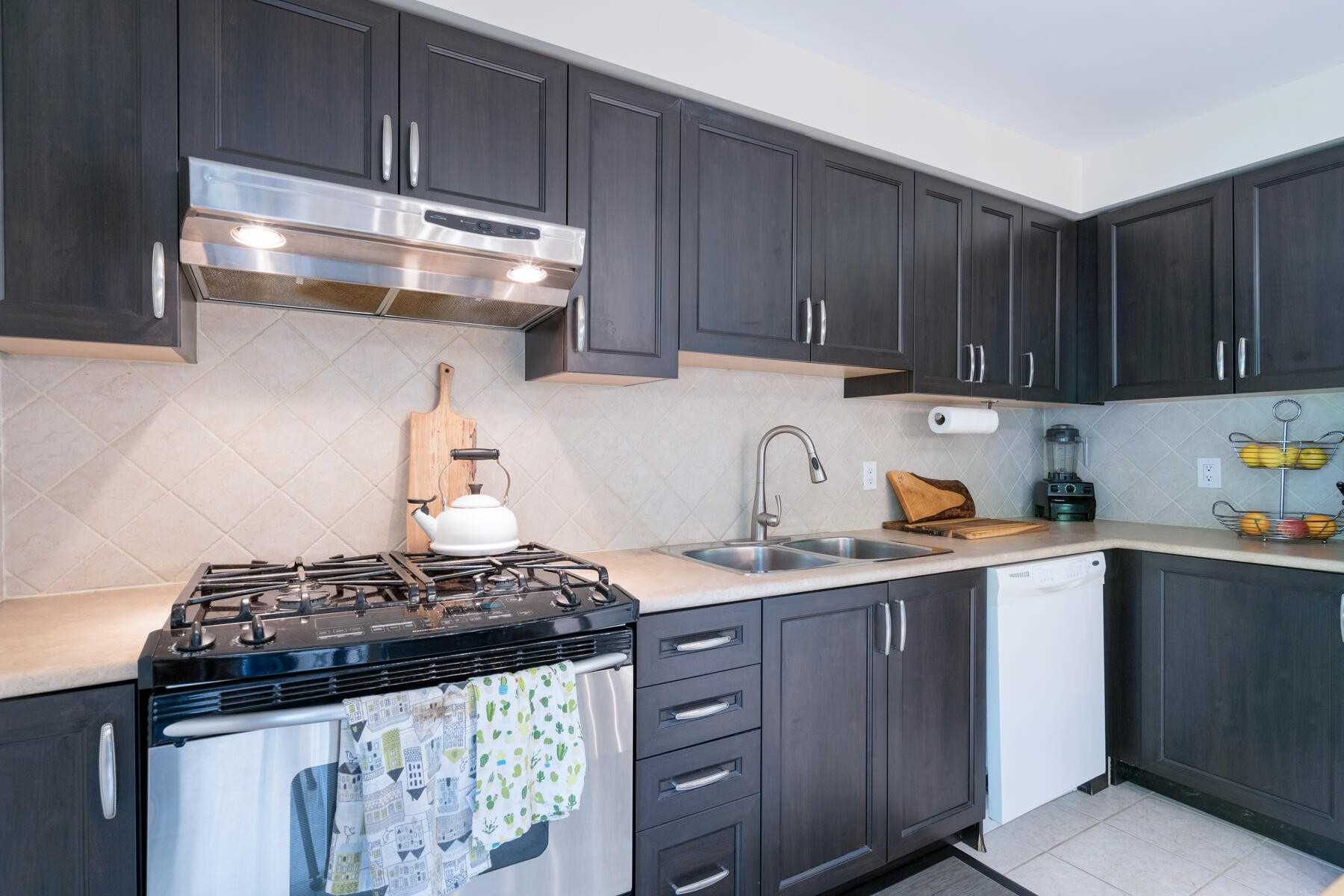 82 Wright Cres