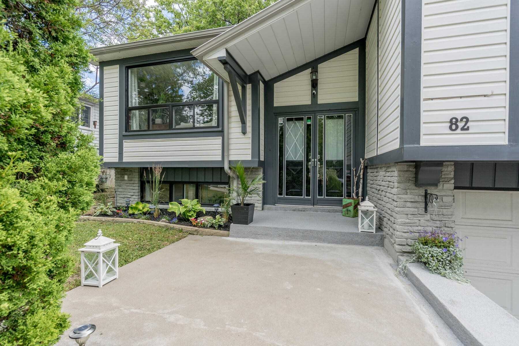 82 Wright Cres