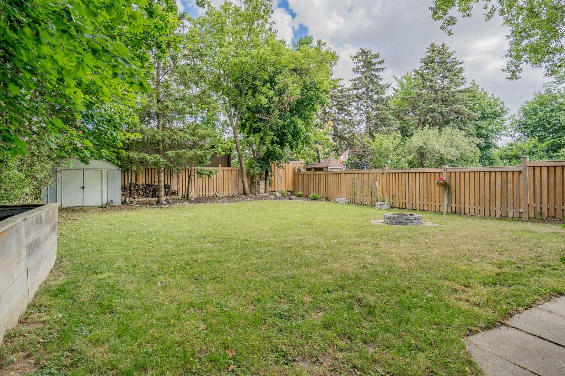 82 Wright Cres