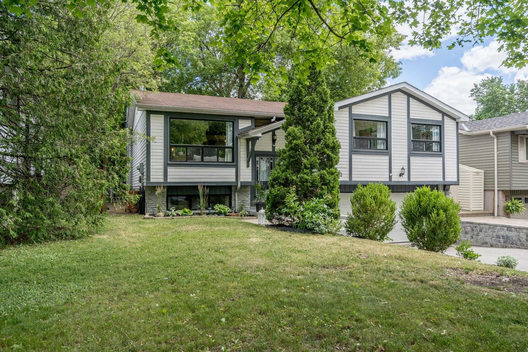 82 Wright Cres