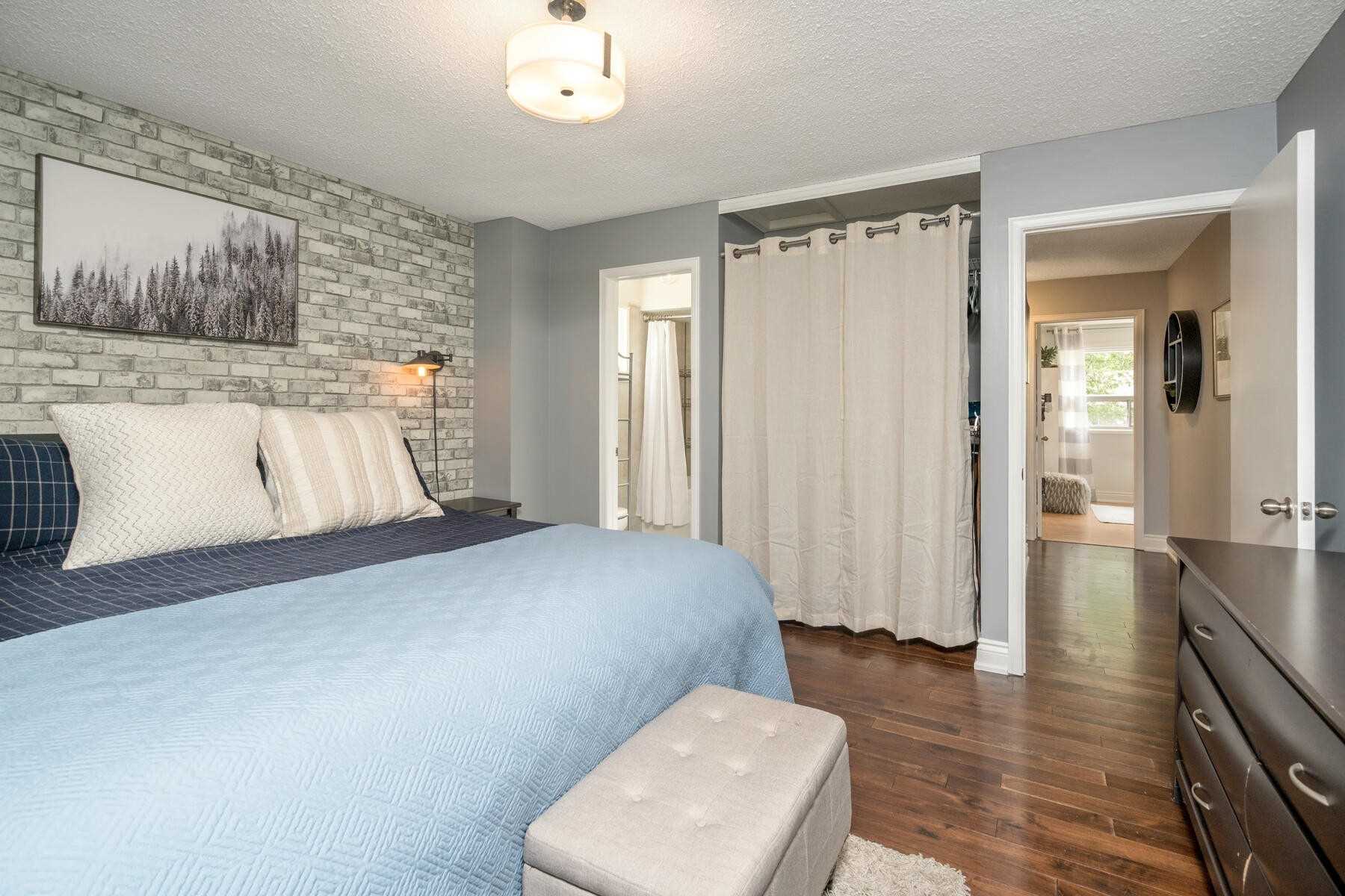 82 Wright Cres