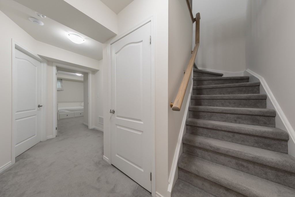 11 Applewood Lane, #112