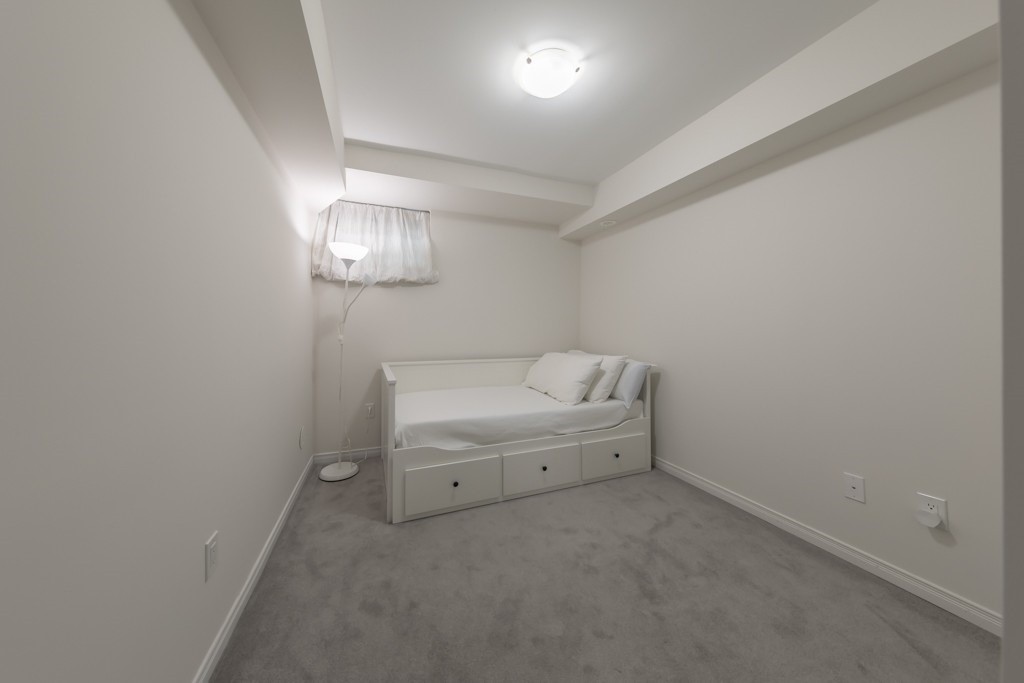 11 Applewood Lane, #112