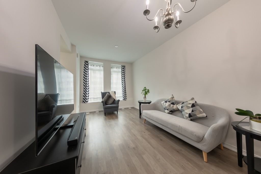 11 Applewood Lane, #112