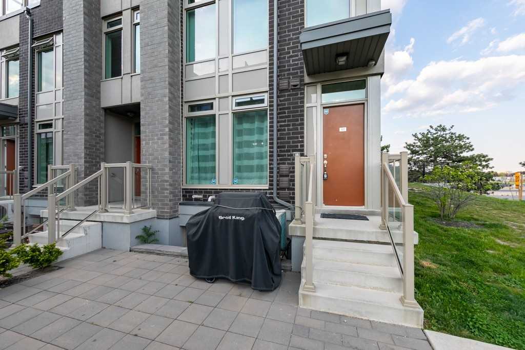 11 Applewood Lane, #112