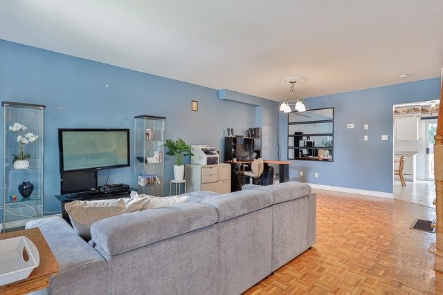 28 Guestville Ave