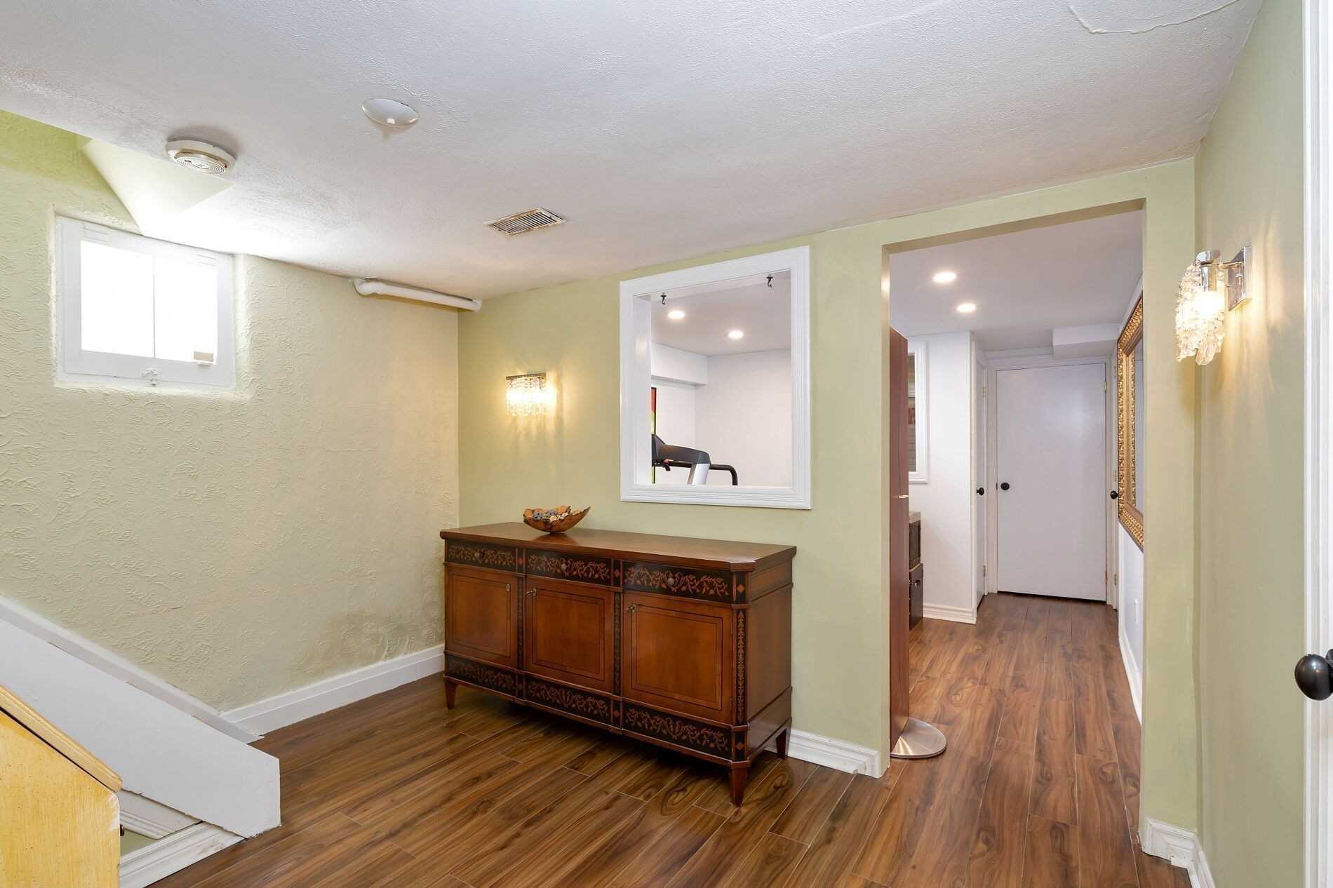 25 Mcclinchy Ave