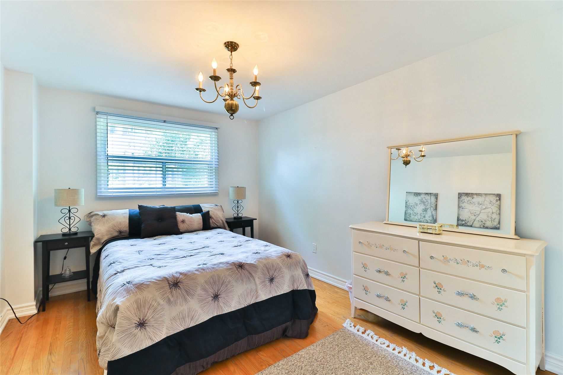 18 West Wareside Rd