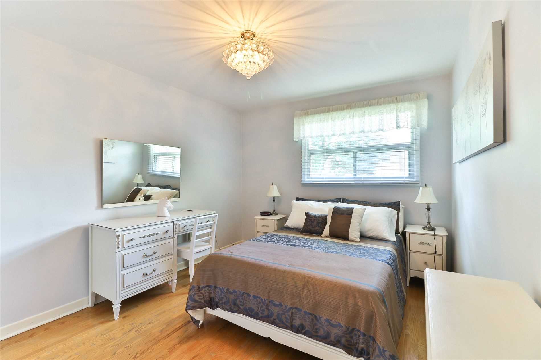 18 West Wareside Rd