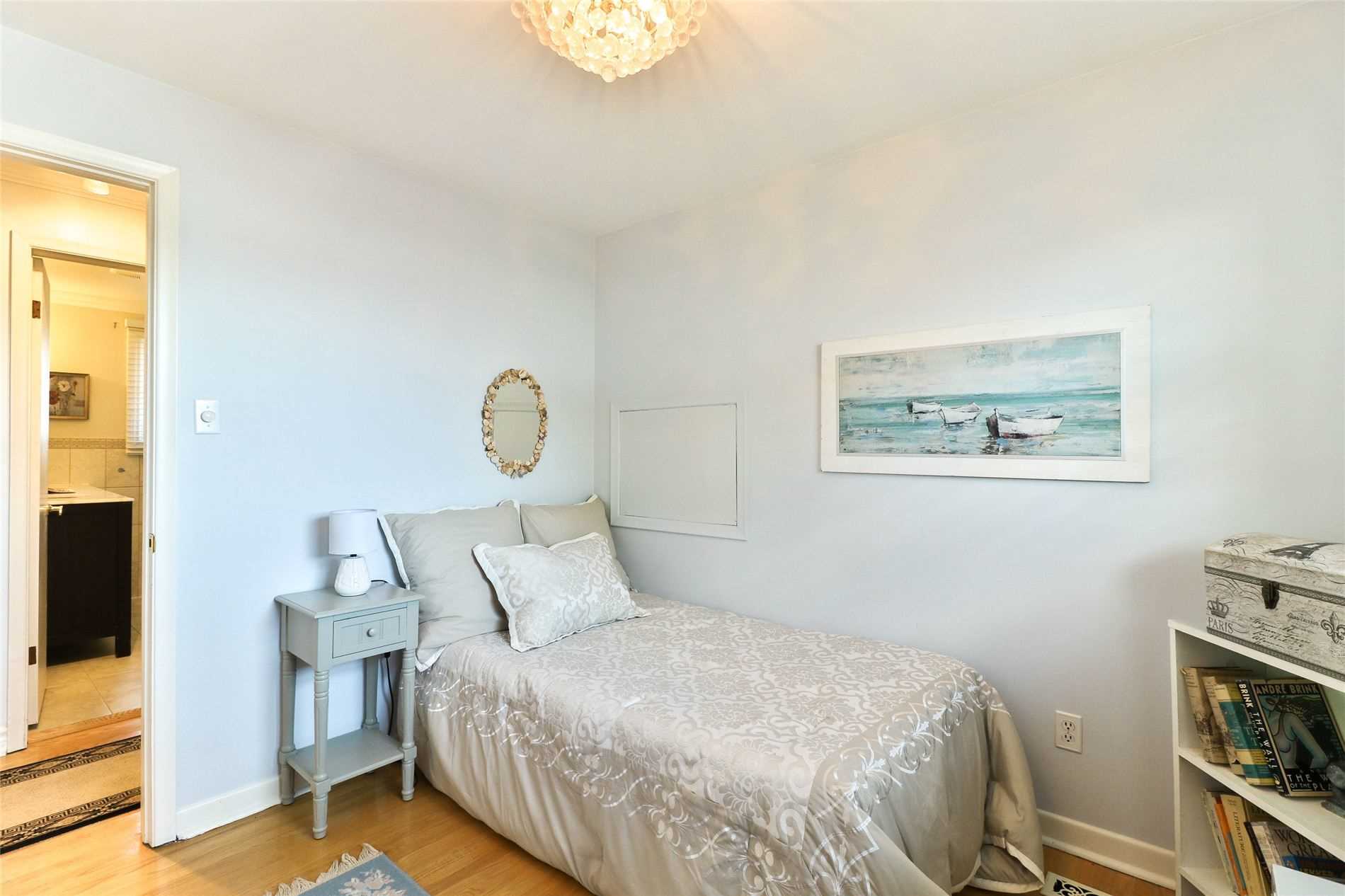 18 West Wareside Rd