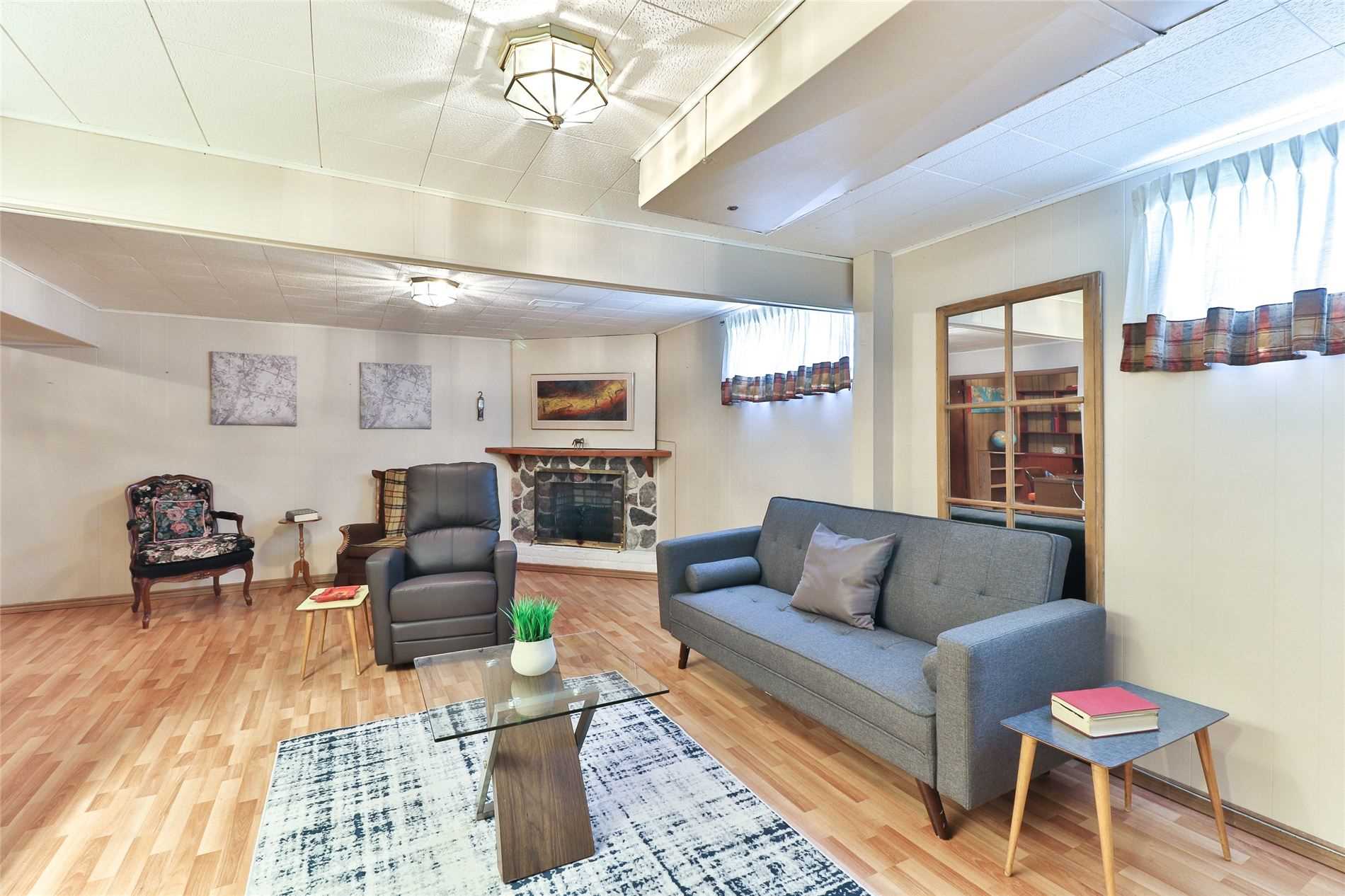 18 West Wareside Rd