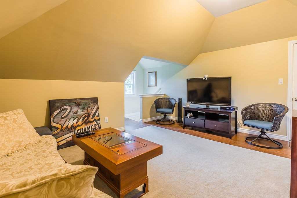 295 Plains Rd W