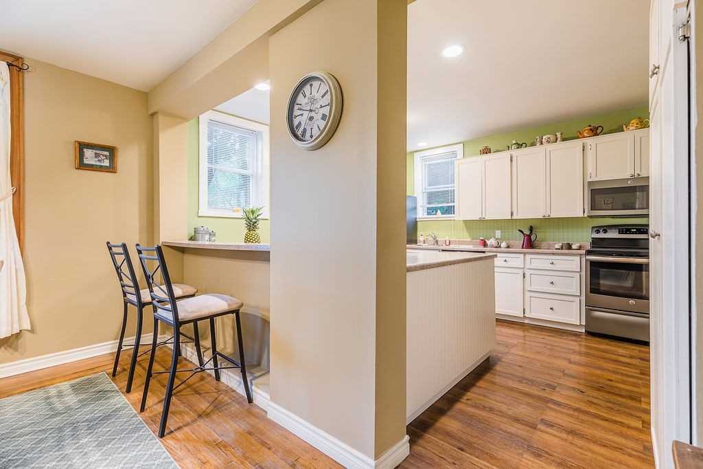 295 Plains Rd W