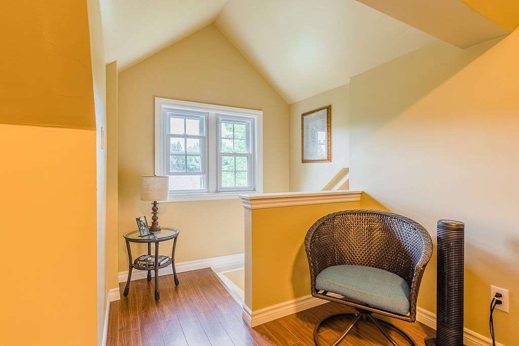 295 Plains Rd W