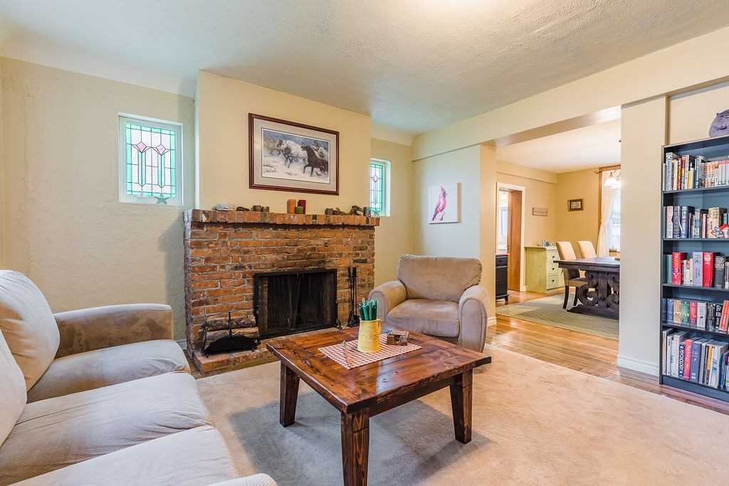 295 Plains Rd W