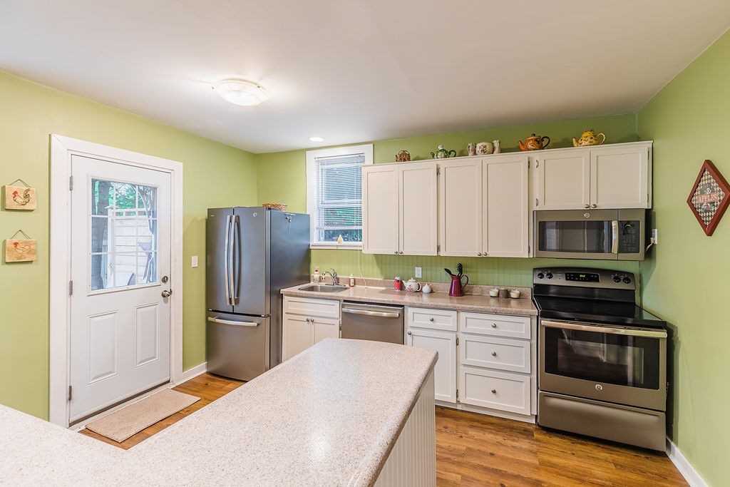 295 Plains Rd W