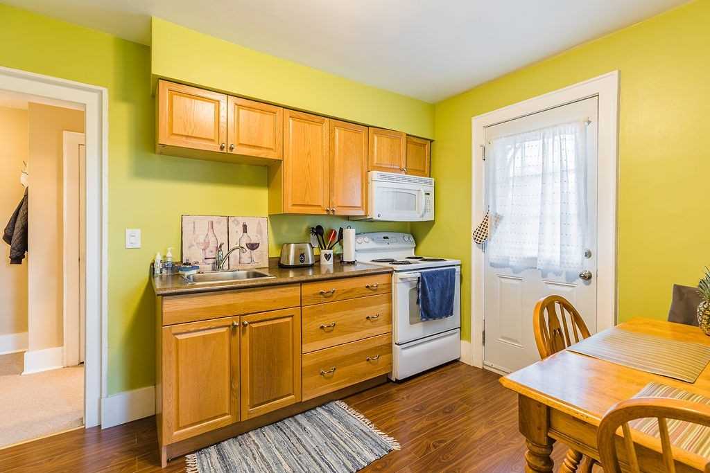 295 Plains Rd W