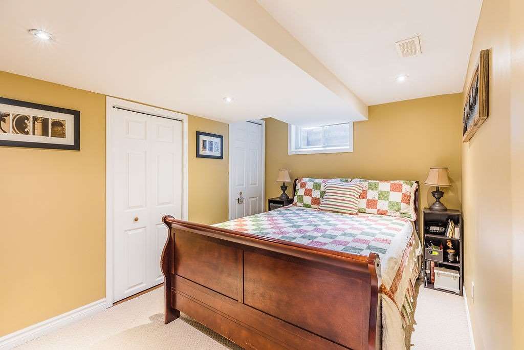 295 Plains Rd W