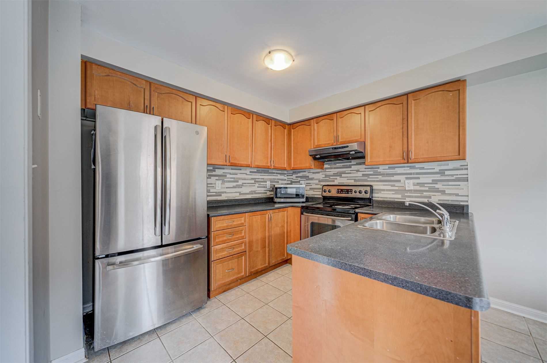 1158 Riddell Cres